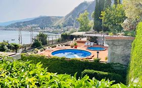 Apartament On The Sea And With Swimming Pool